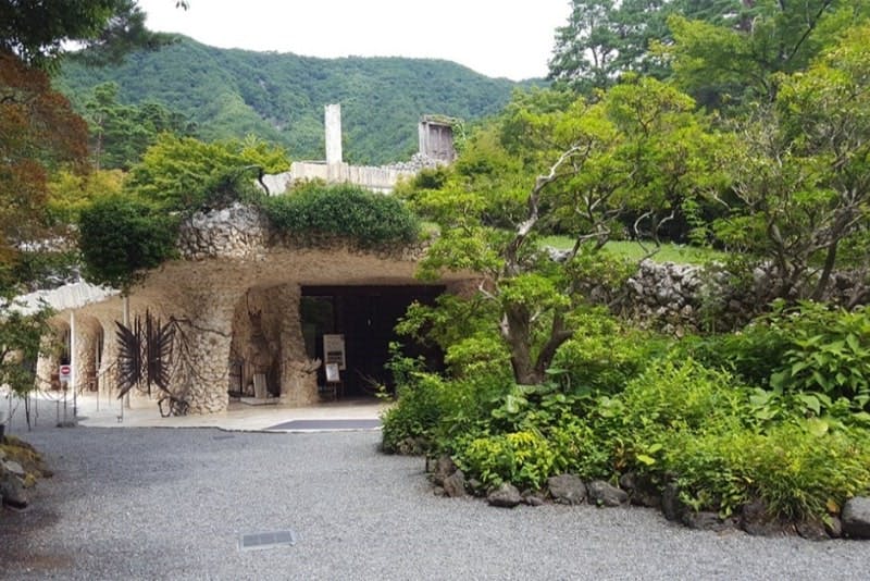 インバウンド人気観光地ランキング17位「久保田一竹美術館」の人気の理由・インバウンド対策とは