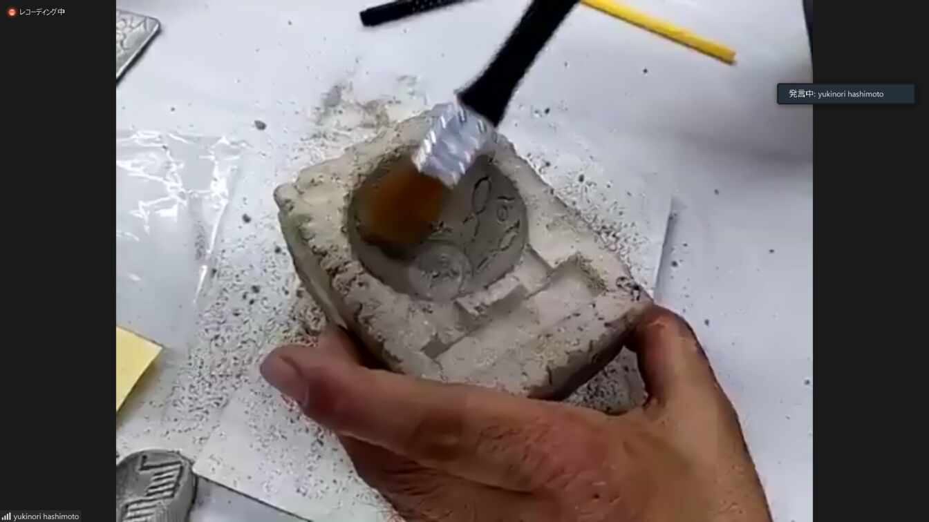 ▲ぐい吞み制作中の様子 ぐい吞み制作中の様子