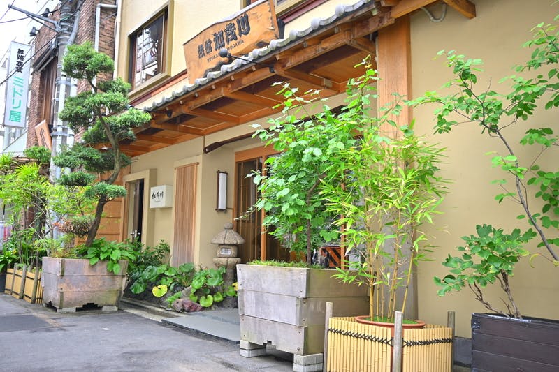 ▲浅草「雷門」から徒歩3分、多くの観光客に愛された「旅館加茂川」様 現在は休業している。