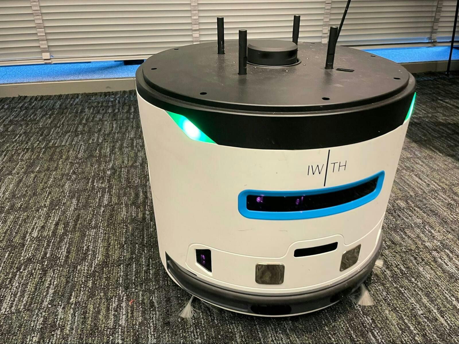 業務用清掃ロボット「StarPay-Robot」