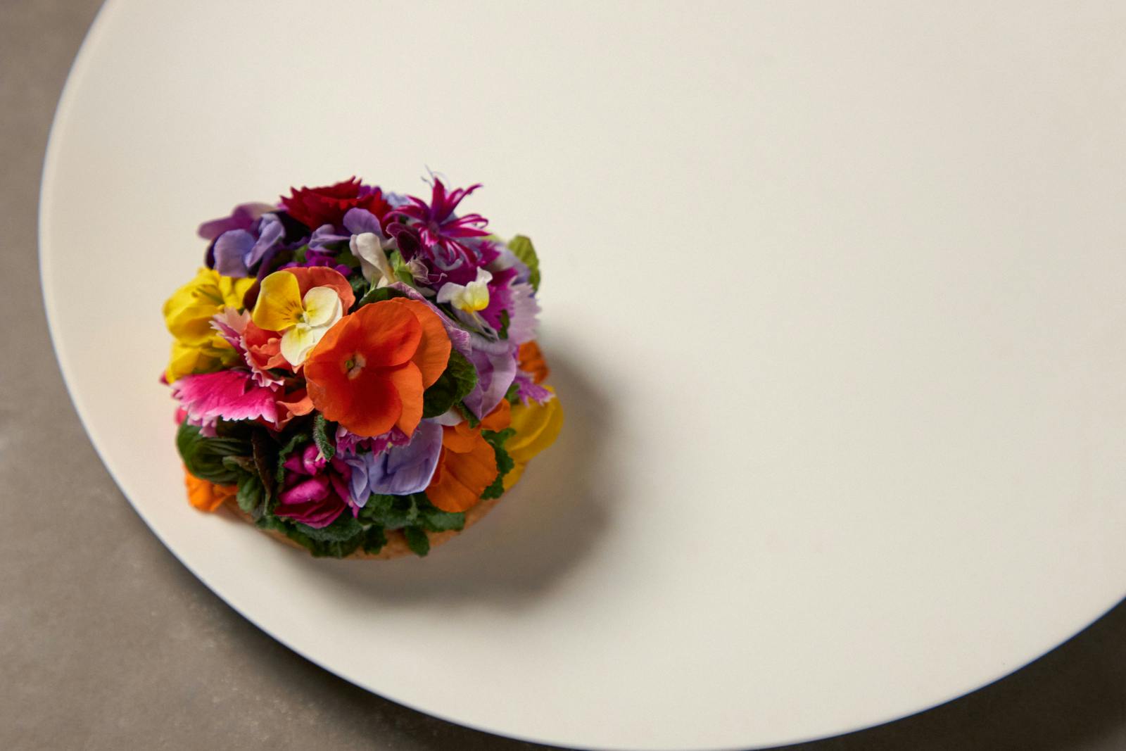 ▲日本の里山の恵 花のタルト(“Satoyama” Flower Tart) 日本の里山の恵 花のタルト(“Satoyama” Flower Tart)