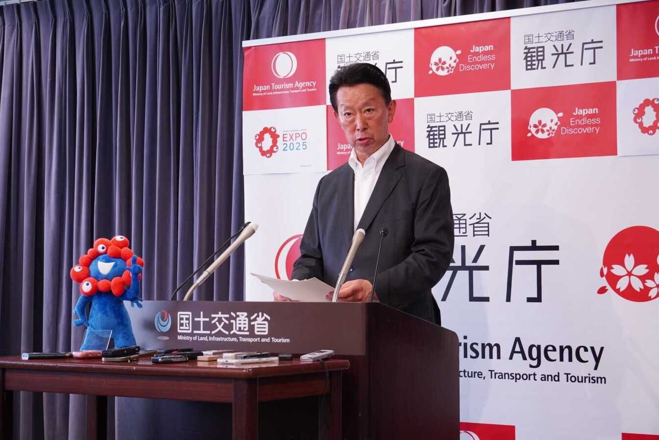 観光庁の秡川 直也長官 定例会見：訪日ラボ撮影