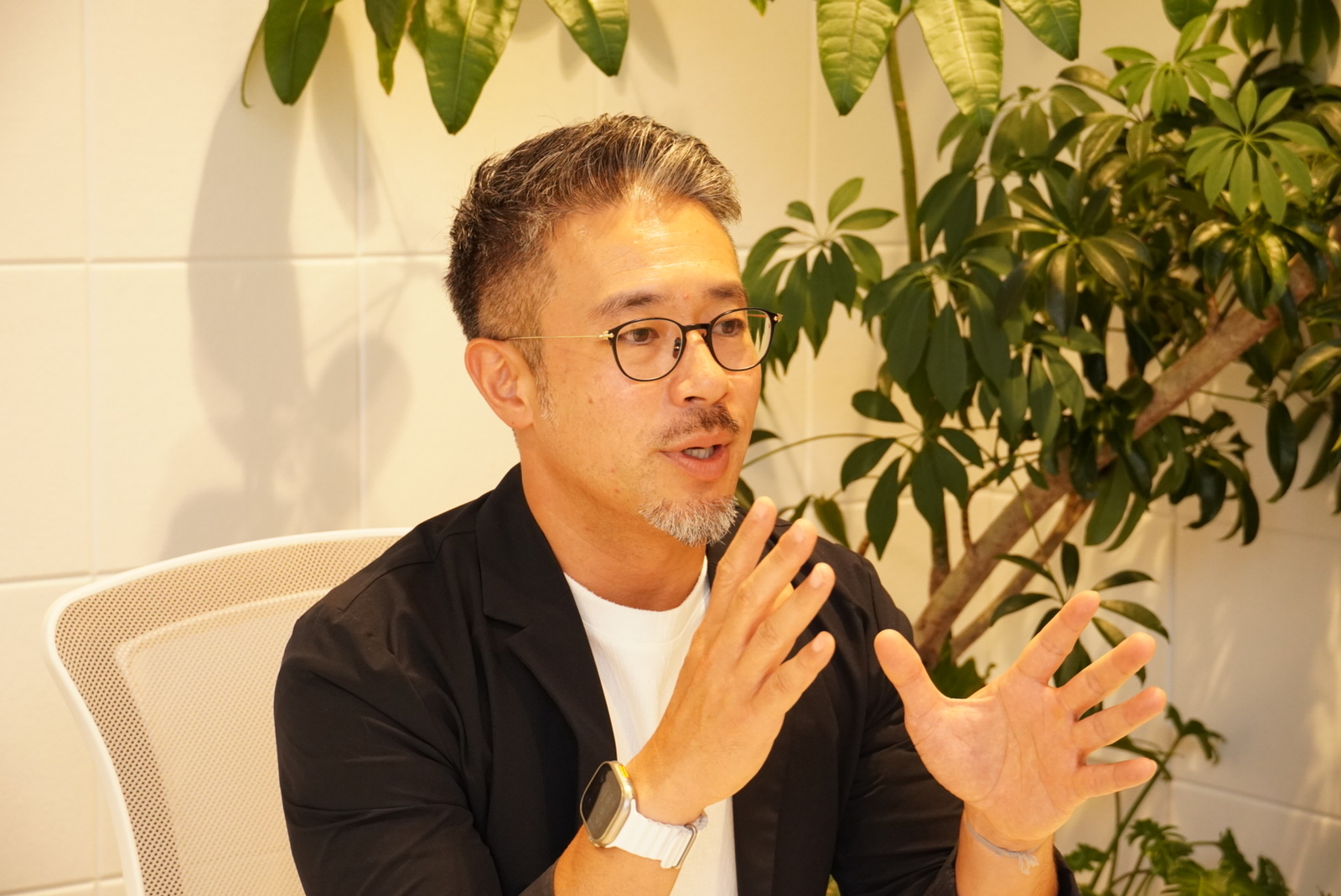 ▲日本の交通課題は世界と比べても深刻だと語るテリー氏 日本の交通課題は世界と比べても深刻だと語るテリー氏