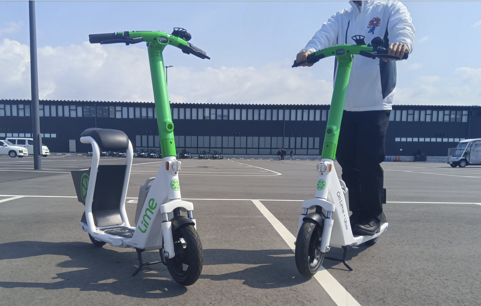 ▲大阪・関西万博のスタッフもLimeを利用してバックヤードを移動している 大阪・関西万博のスタッフもLimeを利用してバックヤードを移動している