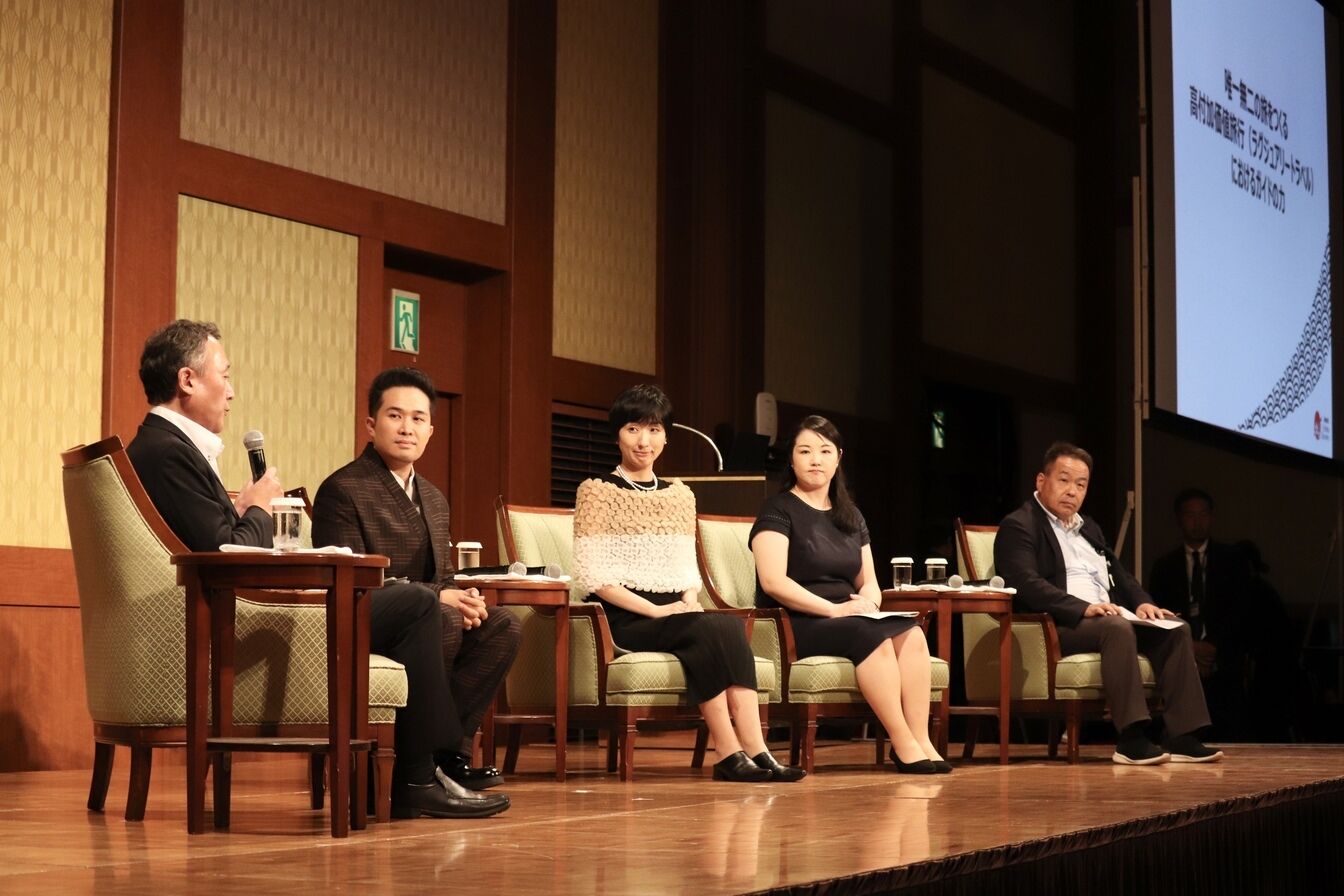 ▲左から、JNTO 市場横断プロモーション部 藤内 大輔氏、JAPAN PRIVATE TOUR CEO ラフマン・アフラ氏、全国通訳案内士Behind the Scenery 曽我 悠氏、全国通訳案内士LinKnot. 伊藤 えりか氏、石川県国際観光課長 北口 義一氏