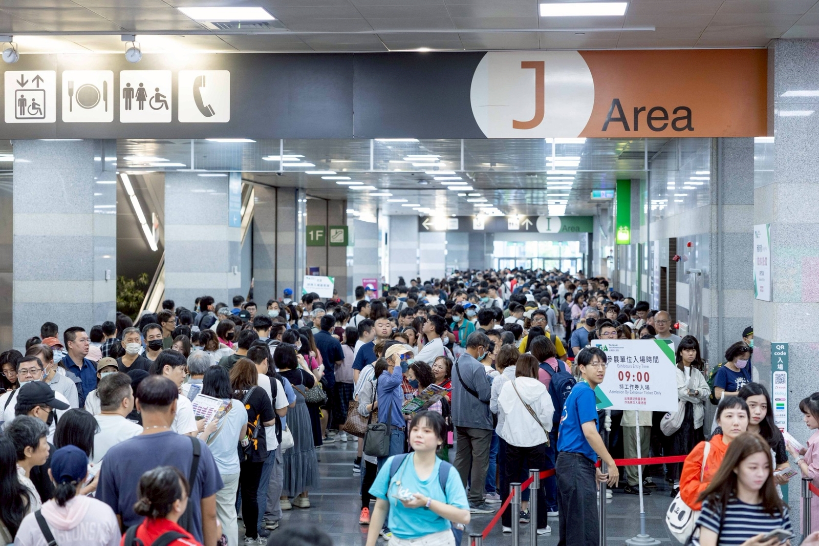 ▲初日7日と8日は天気に恵まれ、大行列が見られた ITF台北国際旅展の様子