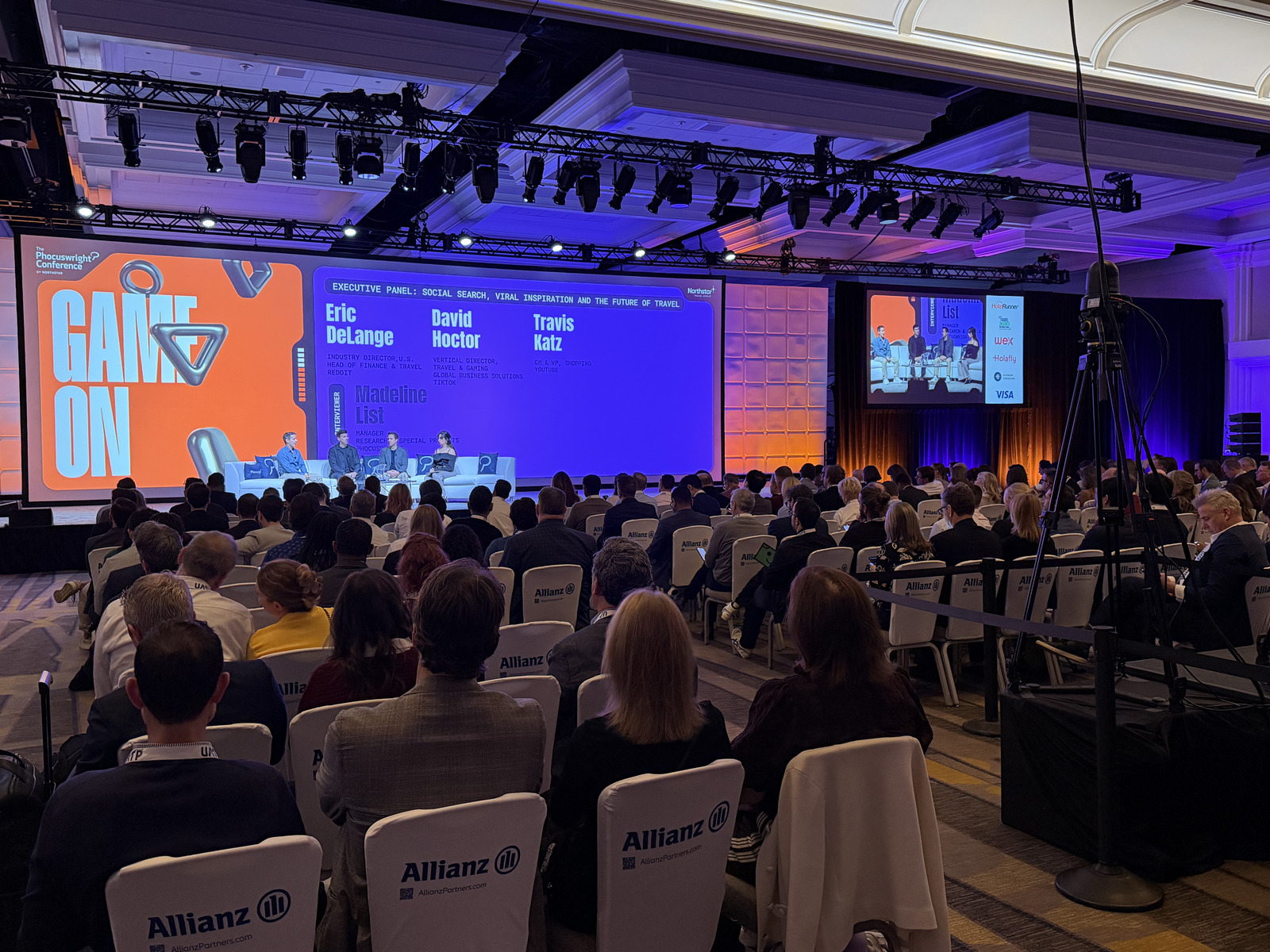 ▲講演の様子:訪日ラボ撮影 ▲講演の様子:訪日ラボ撮影