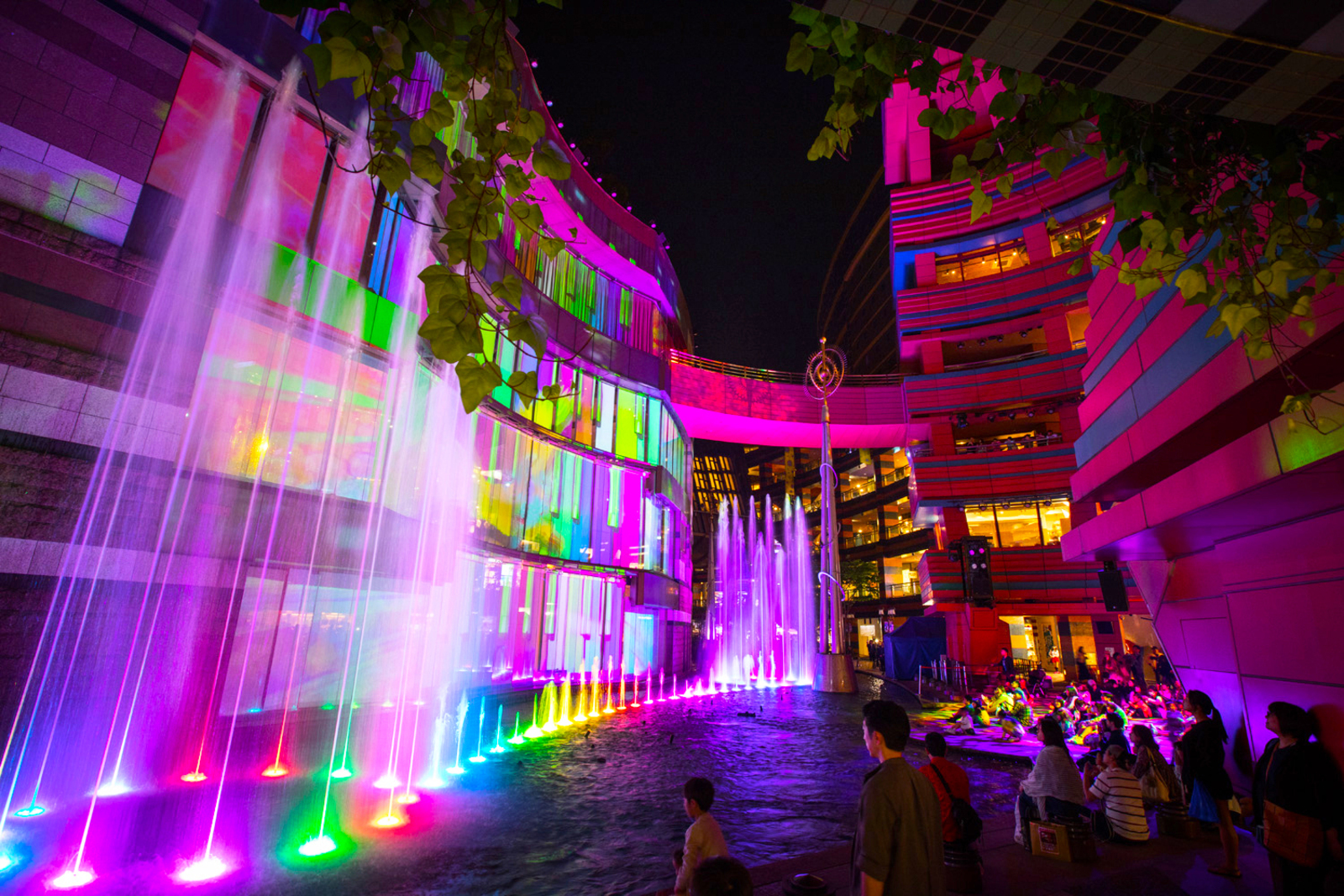 ▲キャナルアクアパノラマ（3Dプロジェクションマッピング）の様子：CANAL CITY HAKATA 2026ⒸFJ. Entertainment Works