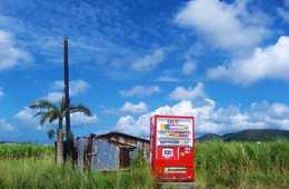 インバウンド向け多機能な自動販売機／多言語対応やフリーWi-Fi搭載で進むインバウンド対策