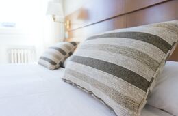 千葉県、宿泊税導入を検討 ライドシェアにも言及