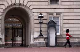 訪日英国人観光客向けのインバウンド対策としてイギリス人スタッフを採用するメリット、デメリット