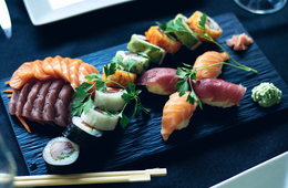 【宿泊業等向け】地域の資源を活かした「食の価値向上」実証レポートと事例集を観光庁が公開