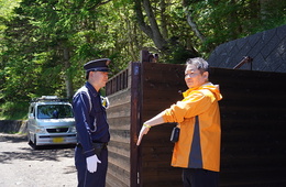 【富士山のオーバーツーリズム対策】通行料1人2,000円、登山規制も　現場オペレーションはどうなるのか、予行演習の様子を取材した