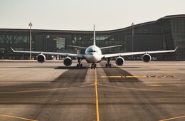 【世界の航空会社ランキング2024】ANAが4位、JALは6位にランクイン。1位は？