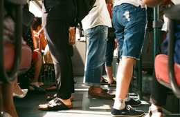 そろそろ本気で考えなければならない『観光公害』 京都 増えすぎた訪日客による混雑解消のため、市バスの1日乗車券が値上げへ