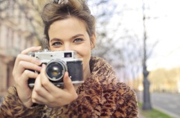 Googleビジネスプロフィールに写真や動画を追加する方法！登録できる3つの写真や登録方法も解説