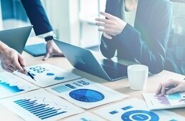 観光庁、観光DXによる「マーケティング強化」実証事業で15団体を採択。事業の詳細や取り組みのポイントを解説