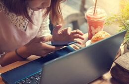 Instagramのビジネスアカウントとは？切り替え方や効果的な活用テクニック8選を紹介