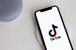 "TikTok騒動"の裏で、米国人のDL数が急増した中国SNSとは