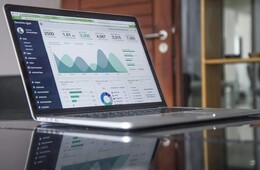 CRMとは？主な機能とメリットデメリット、オススメツール10選を紹介