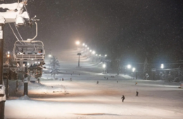 スキー場「エイブル白馬五竜」ナイター売上が過去最高に　訪日客の夕食需要を捉えたディナー営業も好調