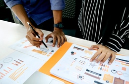 競合分析で使えるフレームワーク「5つ」とツール「7つ」を紹介！実践前のポイントとは？