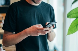 バズマーケティングとは？バイラルマーケティングとの違いや口コミを活用した広告手法について解説