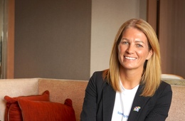 Booking.comのトップマネジメントに聞く、日本市場の可能性と「AI検索体験」の未来