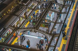 JR西日本、5期連続の増収増益　インバウンド収入は上期最高