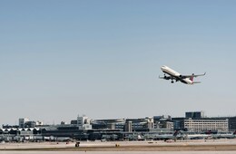 関西エアポート、インバウンド需要と万博効果で増収増益（2025年度中間決算）