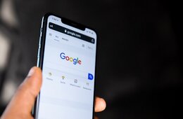 旅の思い出をAIでマンガに、GoogleがAI観光ガイドを試験導入（Google Arts & Culture）