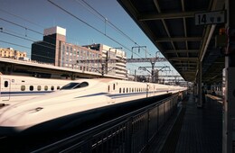 JR東海、営業利益が前期比18.1%増の大幅増益 万博とインバウンド追い風に(2026年3月期 通期決算)