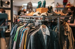 リユース市場、訪日客の増加や物価高で4期連続増収 一方で休廃業・解散は過去10年で最多(東京商工リサーチ)
