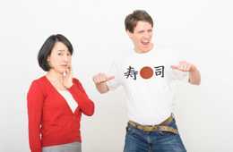 訪日客のおもてなし スタッフが英会話で対応すべき？→実はこんなすごい翻訳ツールがあるので活用しましょう：英語に苦手意識を持つ日本人は8割を超えの結果に 改めて考えるこれからのインバウンド業界の外国語対応策