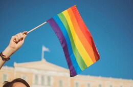 Booking. com、LGBTQ+旅行者の動向を調査　情報収集にAI活用も進む