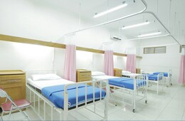 医療機関の54.6％で外国人患者の受け入れ実績あり　体制整備には課題も（厚生労働省）