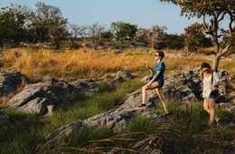改正通訳案内士法施行、無資格で有償の観光ガイド可能に | 改正の背景・懸念点・通訳ガイドサービスを紹介
