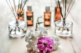 2018年は「ニオイ・香り」に注目!?最新の訪日中国人の買い物トレンドとは：化粧品人気に追随する「モノ」をクチコミから探る