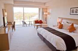 訪日カナダ人観光客のインバウンド消費の特徴：滞在期間が長く、宿泊費、娯楽・サービス費が高額