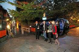 なぜMKタクシーは訪日客からも愛されるのか：インバウンド需要にこたえて英語・中国語ドライバーを育成 リピーター醸成すべく良質のサービスの提供がカギ