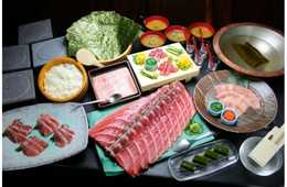 インバウンドに大好評！「まぐろ商店」が「DIYスペシャルコース」で特別な体験を外国人観光客に提供