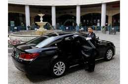 『言葉の壁をなくす』手のひらサイズのIoT通訳機「POCKETALK(R)」が日本交通で採用／ハイヤーの接客ツールに