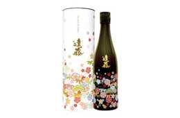 インバウンド向け日本酒「遠藤 PREMIUM FLOWER 純米大吟醸」が大人気 7日間で100本以上を販売