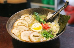 なぜ訪日外国人はラーメンが好きなのか？一風堂・一蘭など豚骨ラーメンが行列を作るほど外国人の舌を魅了