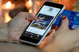 インバウンドで決済対応・導入は必要？ | キャッシュレス後進国の日本、QRコード（スマホ）決済やクレカ対応の必要性をデータから分析！