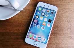 日本旅行中の情報収集のトラブルを一挙に解決！　便利なアプリを搭載したスマートフォンを貸し出す実証実験