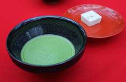 外国人が京都土産に「抹茶」求めるワケ／Nestle＆京都府、伊藤園、製菓業界が取り組み