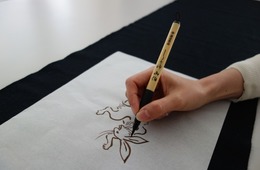 醤油の香りがするペン！？インバウンド向けお土産「しょうゆ画伯」販売スタート