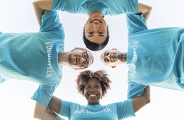 東京オリンピックボランティアのユニフォーム | 実は未発表・観光ボランティアとの違い・デザイナーと選考委員会・アシックス・3つの支給品