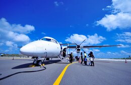 観光税（国際観光旅客税）とは | 新たに導入・出国税・財源確保・空港使用料との関係・用途